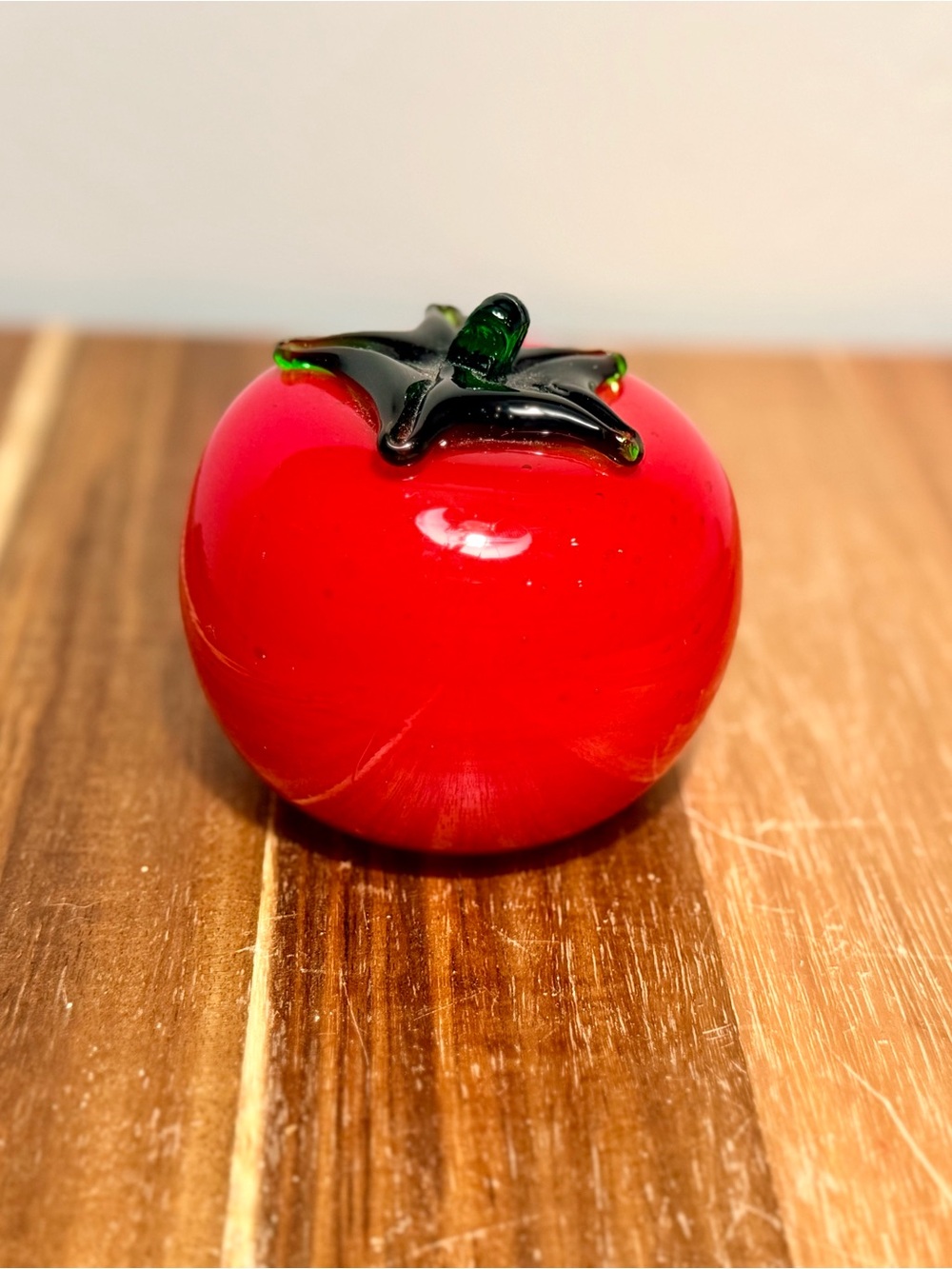 Mid Century Murano Style Glass Tomato Decorative with Green Stem Paperweight - Picture 4 of 11